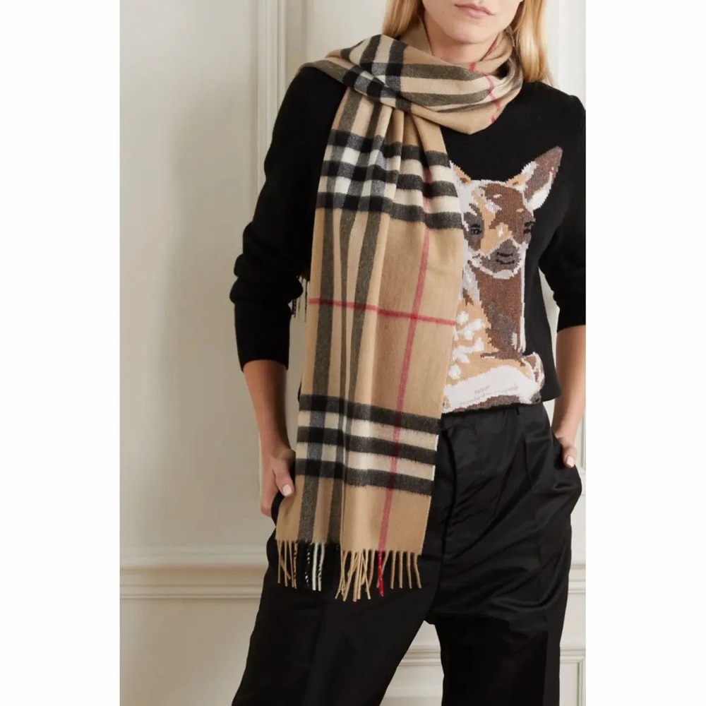 Burberry AUTHENTIC Beige and Black Checkered cashmere Scarf⭐️ - Picture 5 of 16